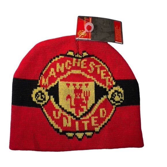 2005 NWT Men’s beanie skull cap Manchester United soccer - Picture 1 of 9